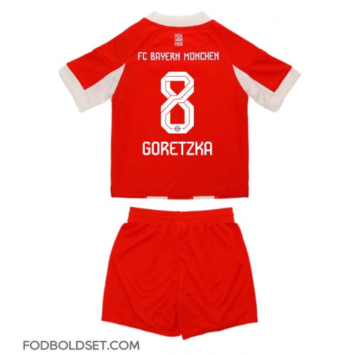 Bayern Munich Leon Goretzka #8 Hjemme Trøje Børn 2025-26 Kortærmet (+ Korte bukser)